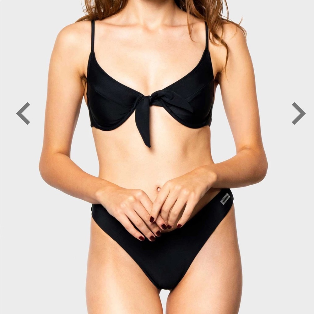 Black bikini